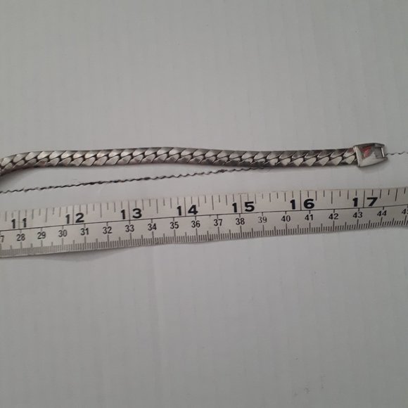 Neckless snake like skin chain design with gorgeous front beats embodied - Picture 5 of 6